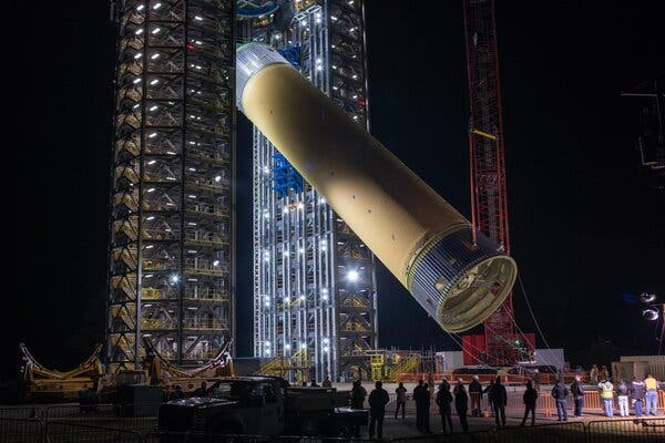 A liquid hydrogen tank for the Space Launch System was loaded onto a test platform at the Marshall Space Flight Center in Huntsville, Ala, in January 2019.