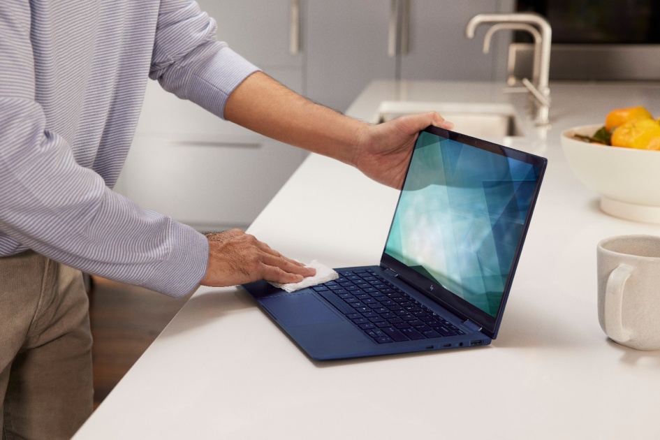 HP launched two new Dragonfly laptops with 5G tracking and Tile